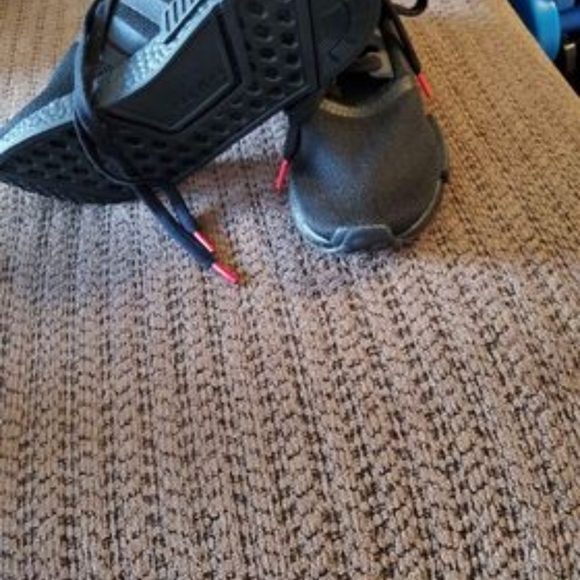 NMD Adidas shoes. New 2 diffrent sizes 6.5 and 7 - Picture 2 of 4